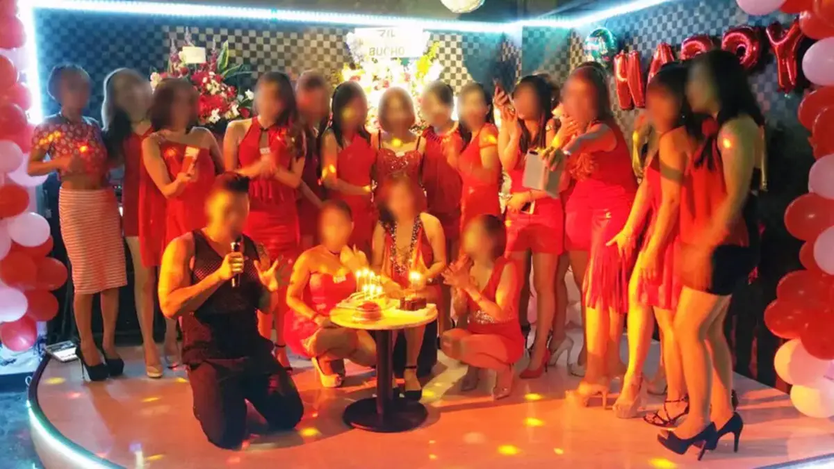 東京都江戸川区西小岩のフィリピンパブ Celebrities(セレブリティース)キャスト集合写真