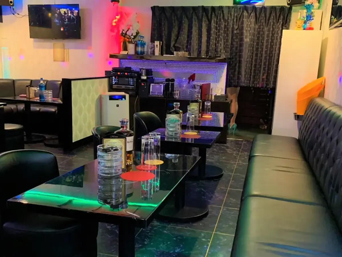 東京都文京区湯島のインターナショナルパブ HOT LEGS(ホットレッグス)店舗写真