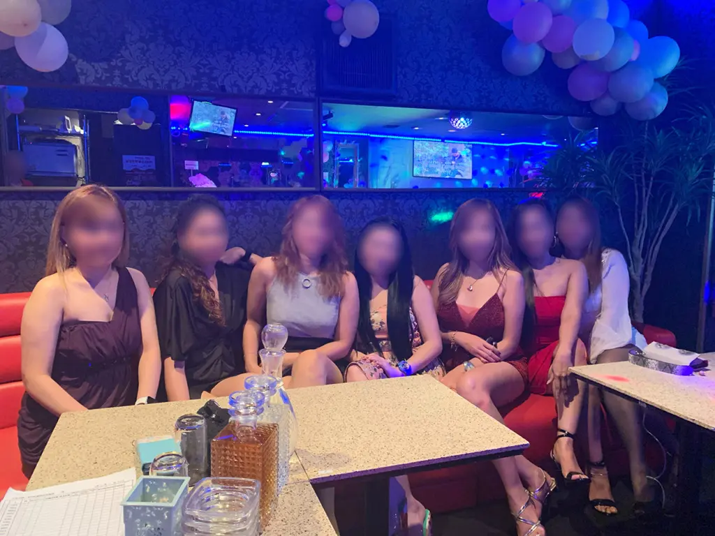 東京都墨田区江東橋のフィリピンパブ SUPER STAR(スーパースター)キャスト集合写真