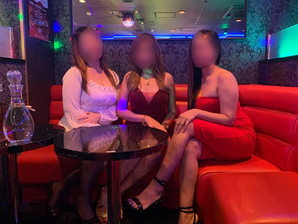 東京都墨田区江東橋のフィリピンパブ SUPER STAR(スーパースター)キャスト集合写真